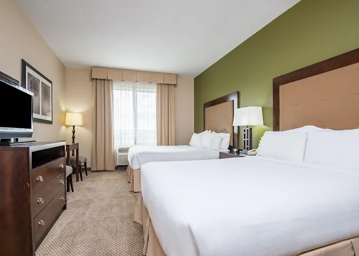 Express & Phoenix Dist By Ihg Hotel 3*
