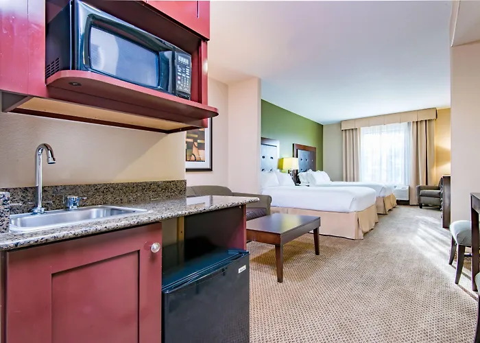 Express & Phoenix Dist By Ihg 3* Glendale