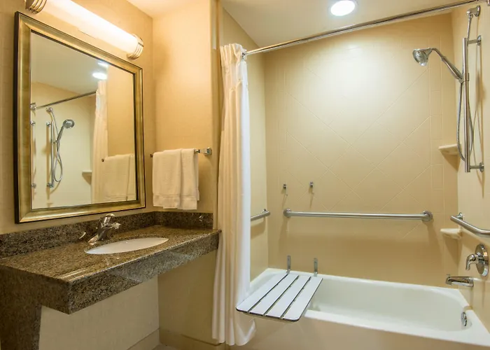 Express & Phoenix Dist By Ihg Hotel