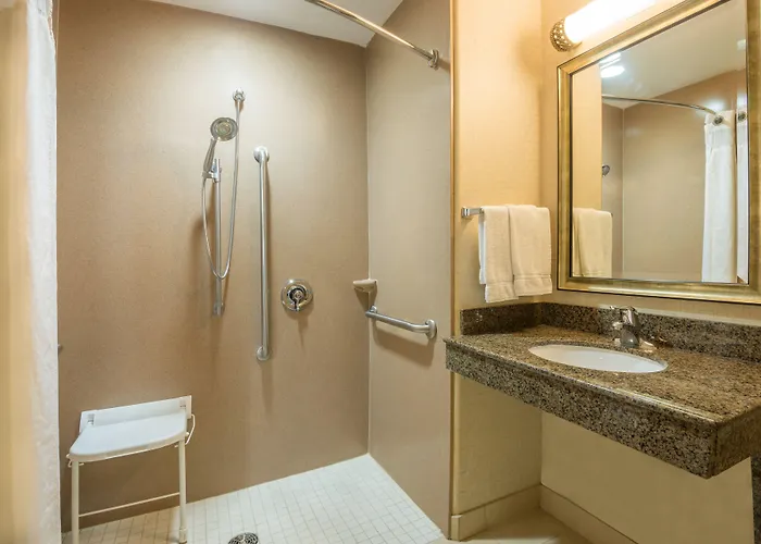 Express & Phoenix Dist By Ihg Hotel