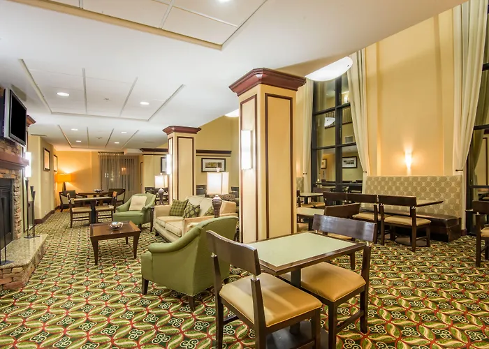 Hotel Express & Phoenix Dist By Ihg