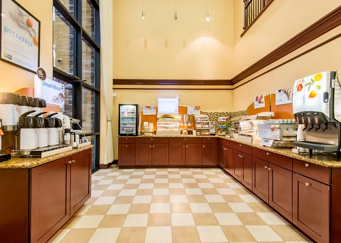 Express & Phoenix Dist By Ihg 3* Glendale