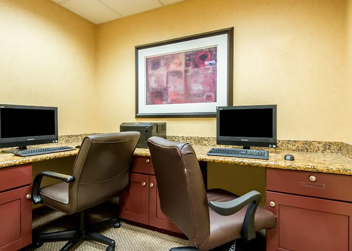 Hotel Express & Phoenix Dist By Ihg Glendale