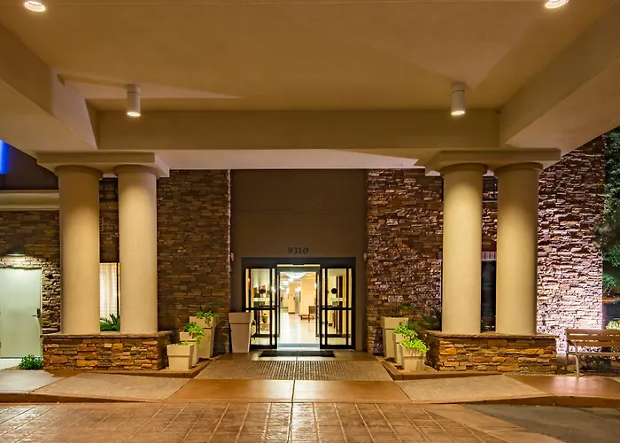 Express & Phoenix Dist By Ihg Glendale