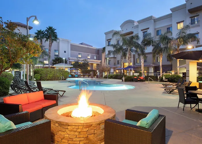 Express & Phoenix Dist By Ihg Hotel