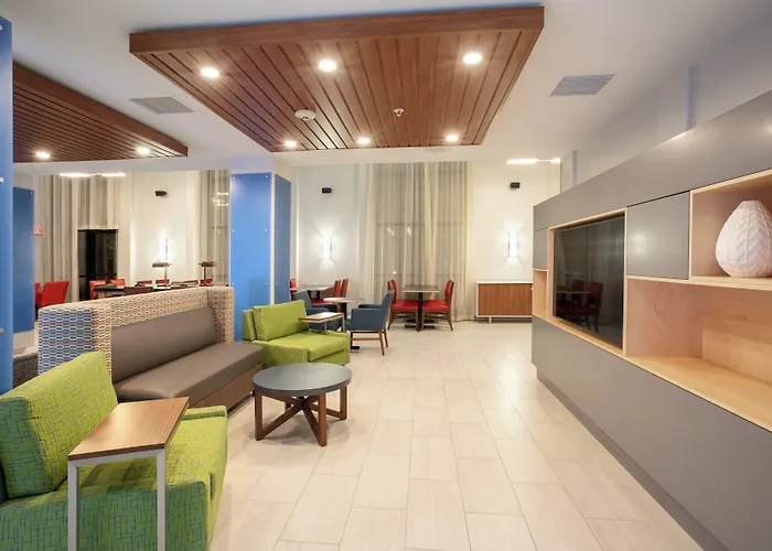 Hotel Express & Phoenix Dist By Ihg 3*