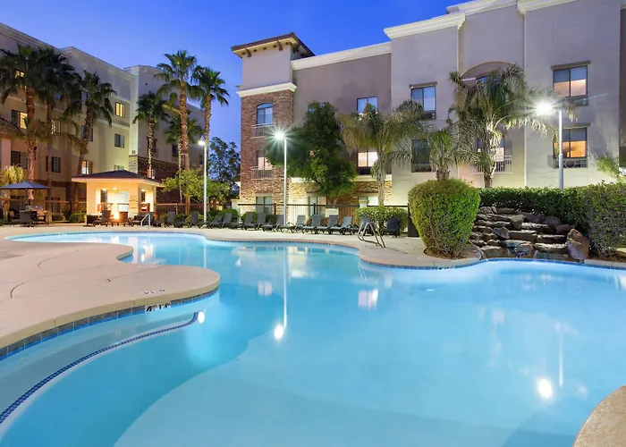 Hotel Express & Phoenix Dist By Ihg