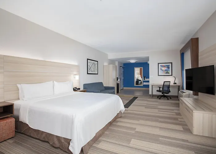 Express & Phoenix Dist By Ihg 3* Glendale