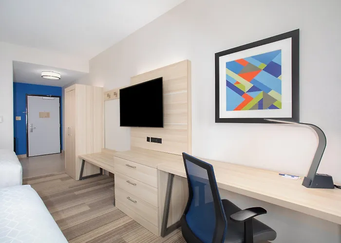 Express & Phoenix Dist By Ihg Hotel