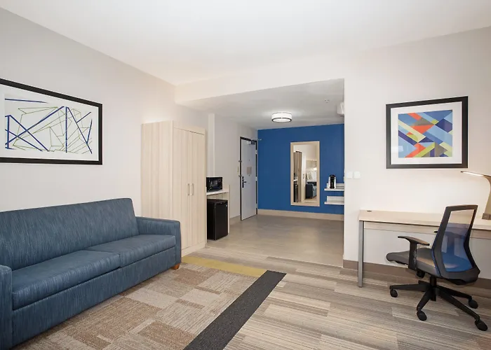 Express & Phoenix Dist By Ihg