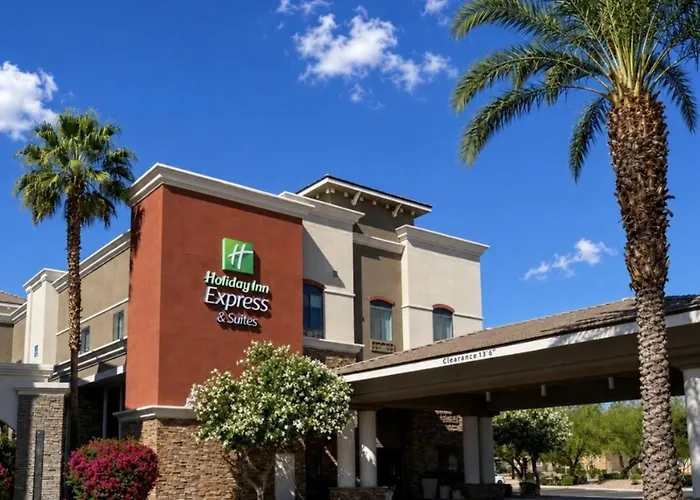 Hotel Express & Phoenix Dist By Ihg 3*