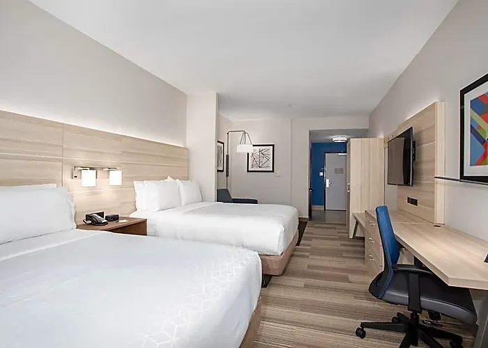 Express & Phoenix Dist By Ihg 3* Glendale