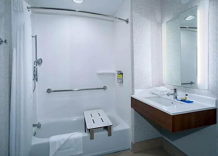 Express & Phoenix Dist By Ihg
