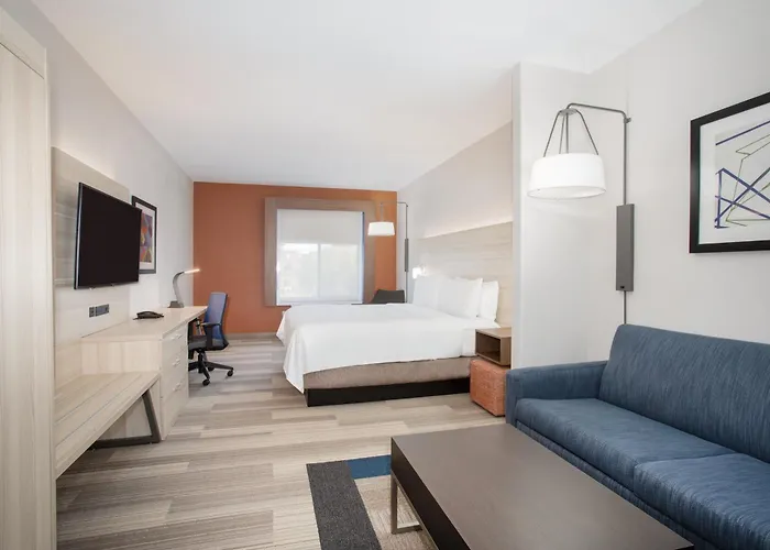 Express & Phoenix Dist By Ihg Hotel Glendale