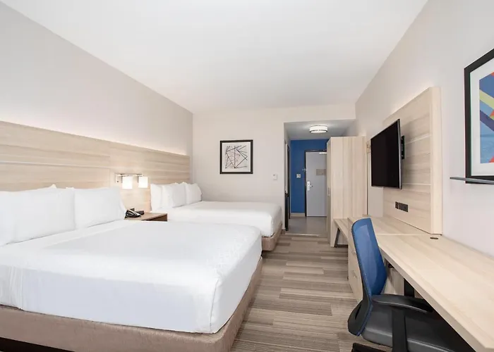 Hotel Express & Phoenix Dist By Ihg Glendale