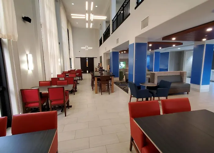 Hotel Express & Phoenix Dist By Ihg Glendale
